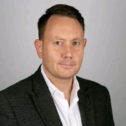 市六届人大七次会议举行第二次全体会议